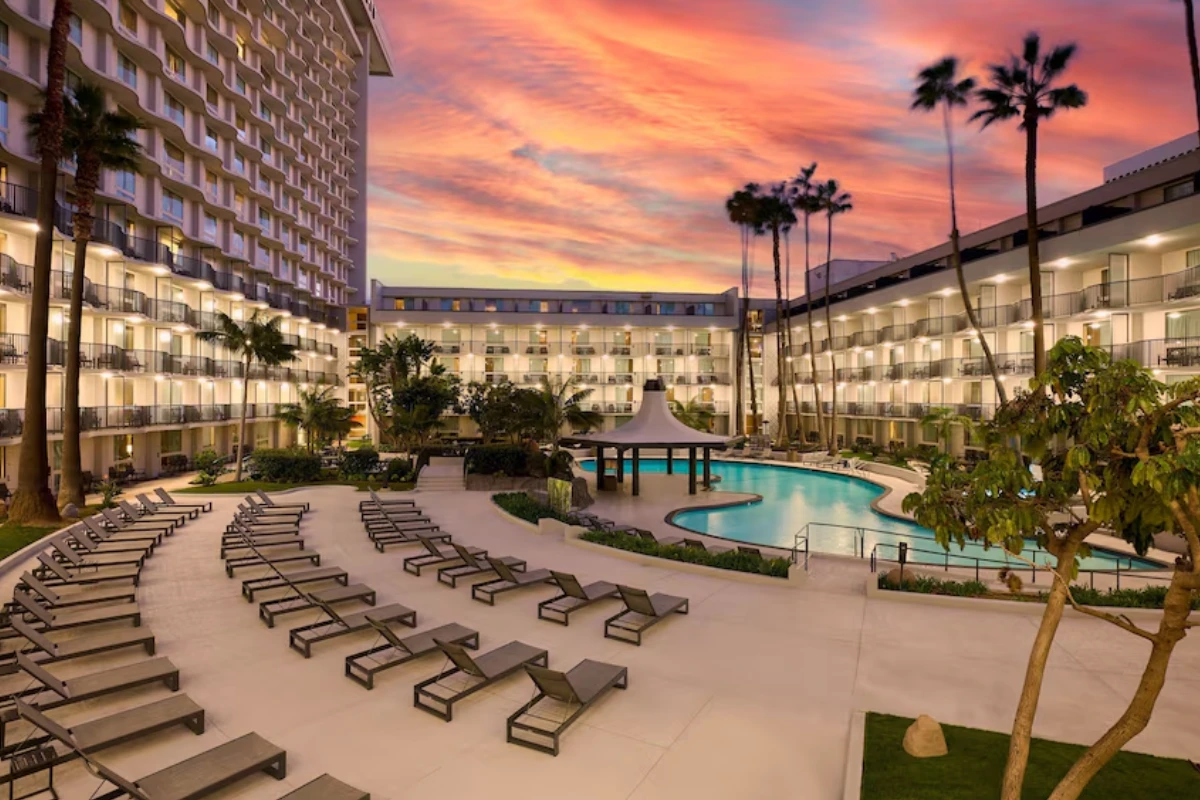 marriott resorts Los Angeles California hotel shuttle